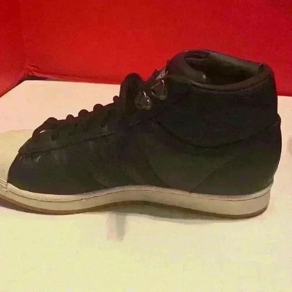 Adidas Blue high top sneakers shell toe sz 5 Boys - Picture 9 of 13